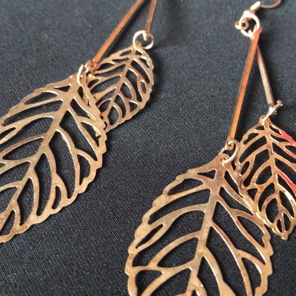 Leaf print Earrings - Picture 4 of 4